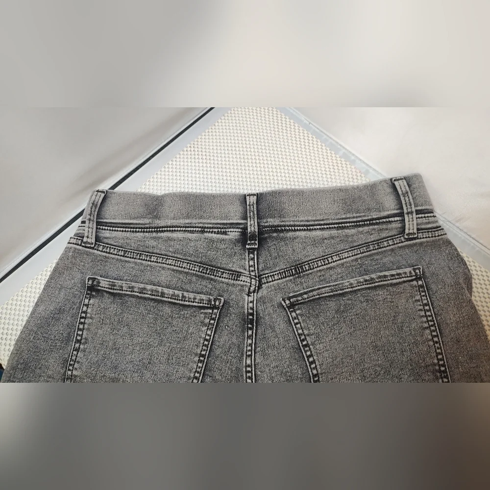 Terra & Sky Women's Plus Size 0X (14W) Pull-On Capri Jeggings Black Acid Wash - Picture 4 of 5